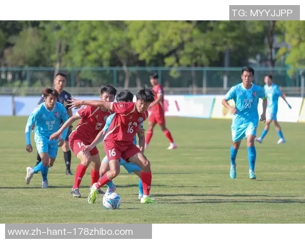 热爱足球的明星们:他们的场外激情与场内表现的完美结合 热爱足球的明星们:他们的场外激情与场内表现的完美结合